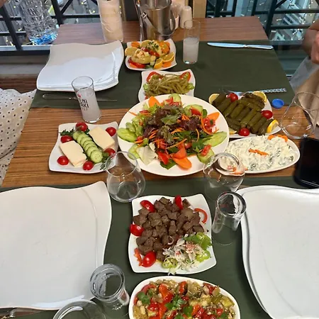 Sultan Hotel-restaurant-bistro Hotell